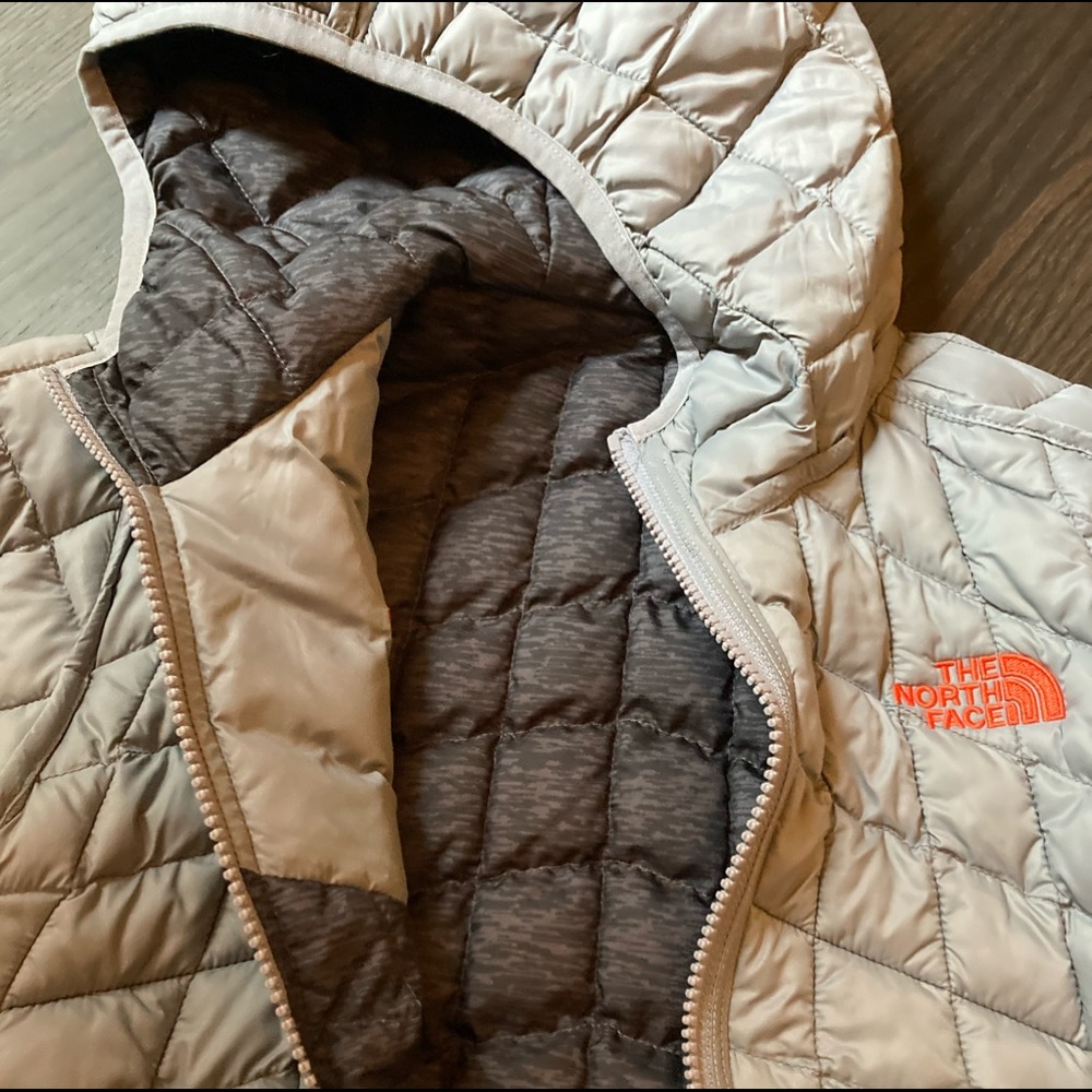 Boys Reversible North Face Jacket - Medium